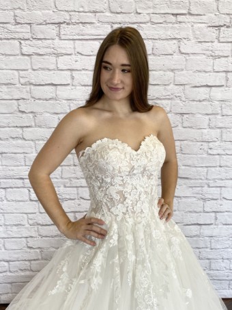 Exclusively at Signature Style Ashleigh #2 thumbnail
