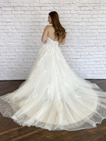 Exclusively at Signature Style Ashleigh #4 thumbnail
