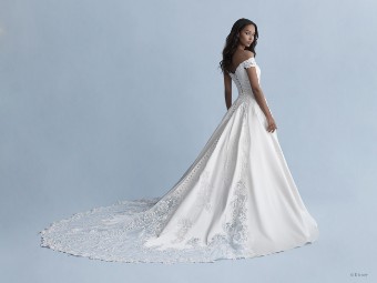 Disney Fairy Tale Weddings Style D262 - Belle #2 thumbnail