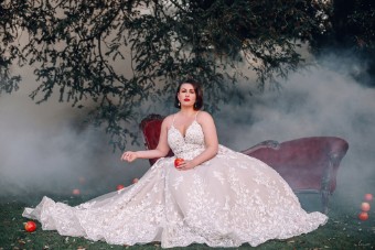 Disney Fairy Tale Weddings Style D297 Snow White #2 thumbnail