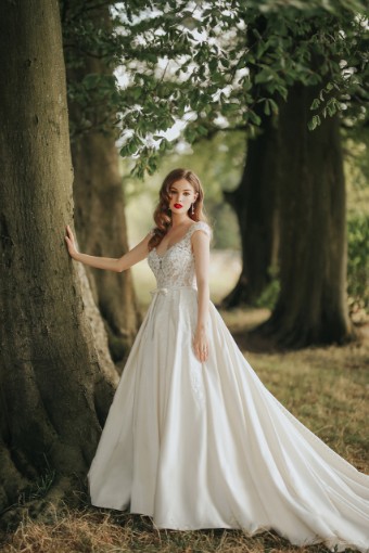 Disney Fairy Tale Weddings Style D327L - Snow White #0 default thumbnail