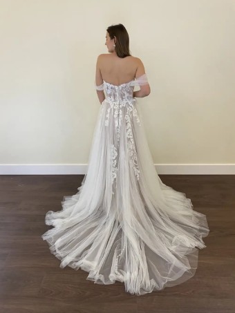Exclusively at Signature Style Arianna #3 thumbnail