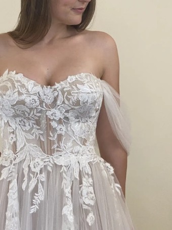 Exclusively at Signature Style Arianna #2 thumbnail