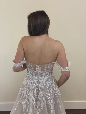 Exclusively at Signature Style Lilliana #2 thumbnail