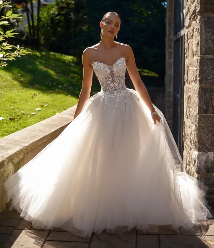 Eve of Milady Style 1703 Default Image