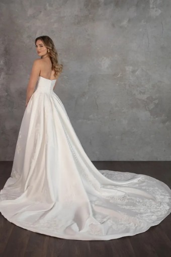 Essense of Australia Style D4265 Lace and #1 thumbnail